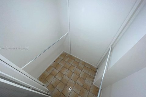 Condo in Tamarac, Florida, 2 bedrooms  № 1465606 - photo 15