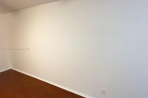 Condo in Tamarac, Florida, 2 bedrooms  № 1465606 - photo 14