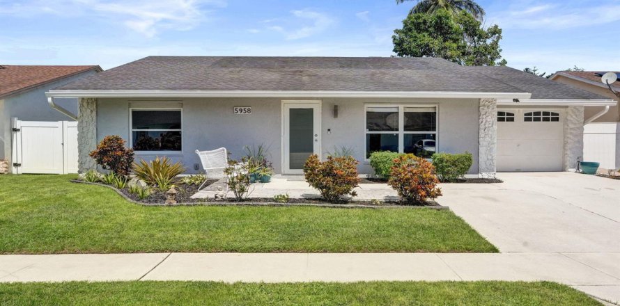 Villa ou maison à Lake Worth, Floride 3 chambres, 154.68 m2 № 2398006