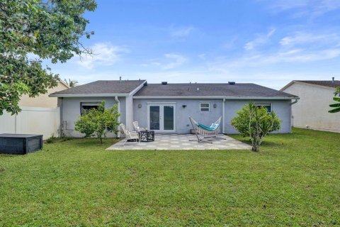 Villa ou maison à vendre à Lake Worth, Floride: 3 chambres, 154.68 m2 № 2398006 - photo 27