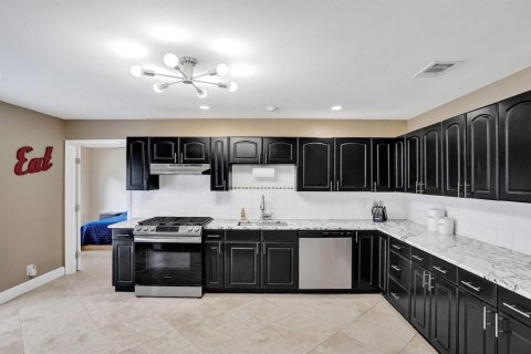 Villa ou maison à vendre à Lake Worth, Floride: 3 chambres, 154.68 m2 № 2398006 - photo 4