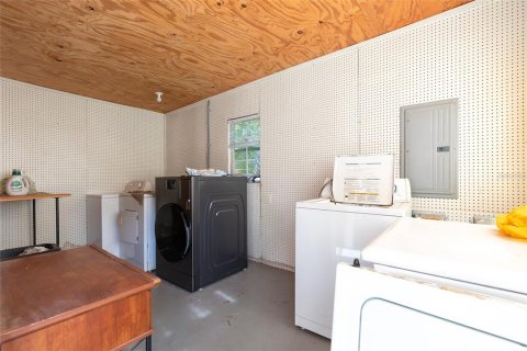 Commercial property in DeLand, Florida 3 bedrooms, 164.99 sq.m. № 2306255 - photo 30