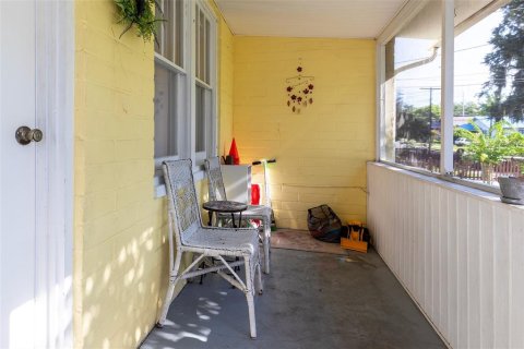 Commercial property in DeLand, Florida 3 bedrooms, 164.99 sq.m. № 2306255 - photo 4