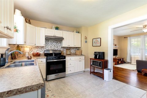 Commercial property in DeLand, Florida 3 bedrooms, 164.99 sq.m. № 2306255 - photo 10