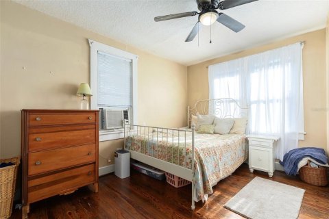 Commercial property in DeLand, Florida 3 bedrooms, 164.99 sq.m. № 2306255 - photo 13