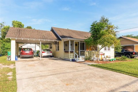 Commercial property in DeLand, Florida 3 bedrooms, 164.99 sq.m. № 2306255 - photo 3