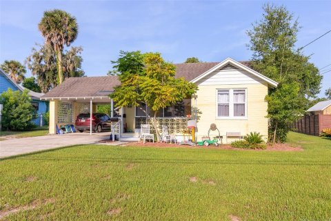 Commercial property in DeLand, Florida 3 bedrooms, 164.99 sq.m. № 2306255 - photo 2