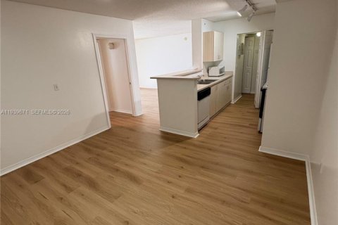 Снять в аренду кондоминиум в Пемброк-Пайнс, Флорида 2 спальни, 98.29м2, № 2001862 - фото 6