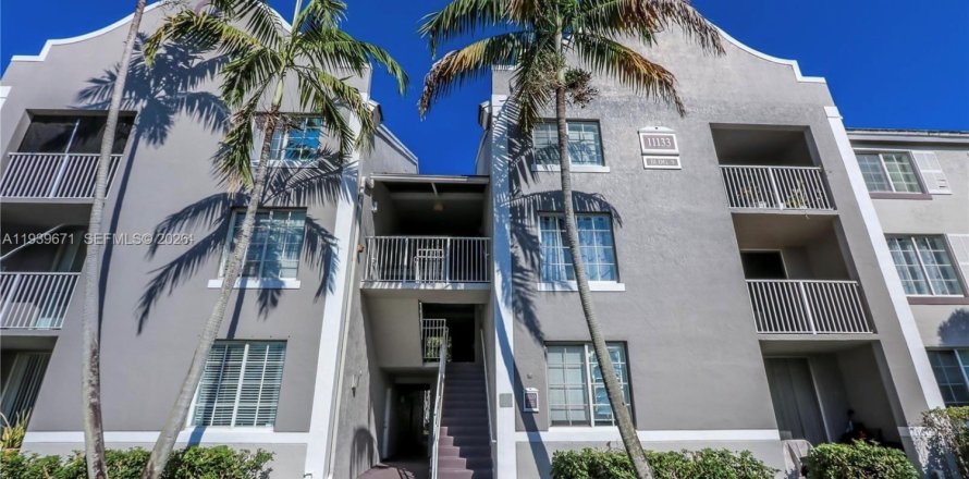 Condo in Pembroke Pines, Florida, 2 bedrooms  № 2001862