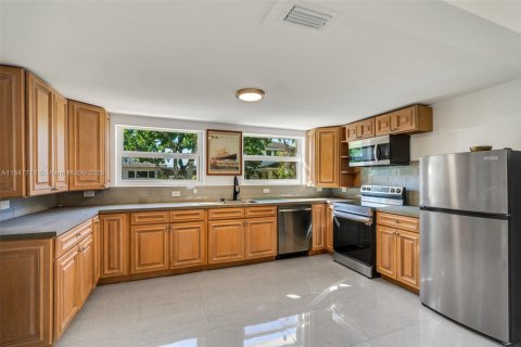 Casa en venta en Miami Springs, Florida, 4 dormitorios, 163.23 m2 № 1848327 - foto 5
