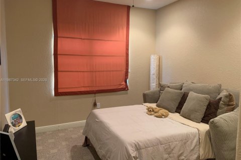 Casa en venta en Miramar, Florida, 5 dormitorios, 369.01 m2 № 2047784 - foto 8