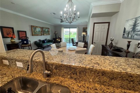 Townhouse in Venice, Florida 3 bedrooms, 181.07 sq.m. № 2427250 - photo 8