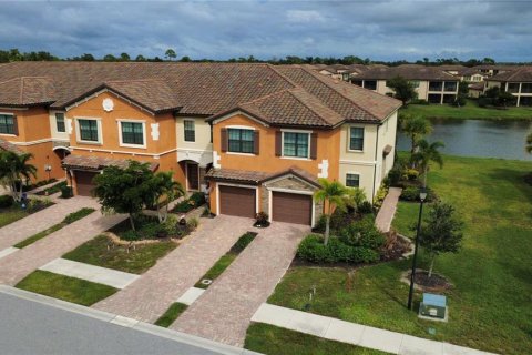 Townhouse in Venice, Florida 3 bedrooms, 181.07 sq.m. № 2427250 - photo 29