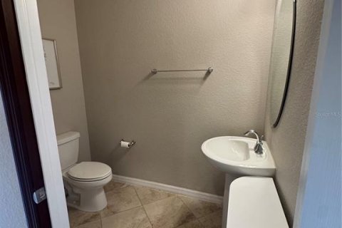 Townhouse in Venice, Florida 3 bedrooms, 181.07 sq.m. № 2427250 - photo 7