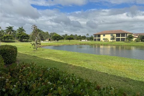 Townhouse in Venice, Florida 3 bedrooms, 181.07 sq.m. № 2427250 - photo 10