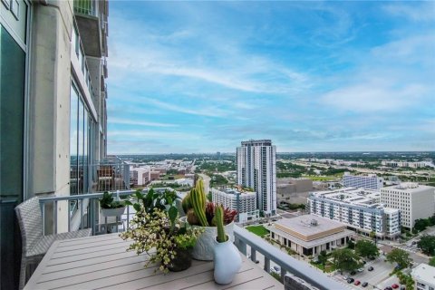 Condo in Tampa, Florida, 1 bedroom  № 1797919 - photo 25