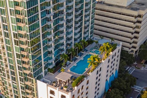 Condo in Tampa, Florida, 1 bedroom  № 1797919 - photo 5
