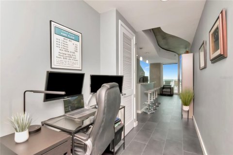 Condo in Tampa, Florida, 1 bedroom  № 1797919 - photo 9