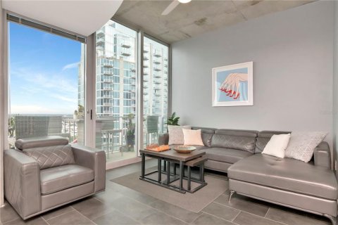 Condo in Tampa, Florida, 1 bedroom  № 1797919 - photo 18