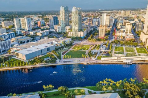 Condo in Tampa, Florida, 1 bedroom  № 1797919 - photo 4