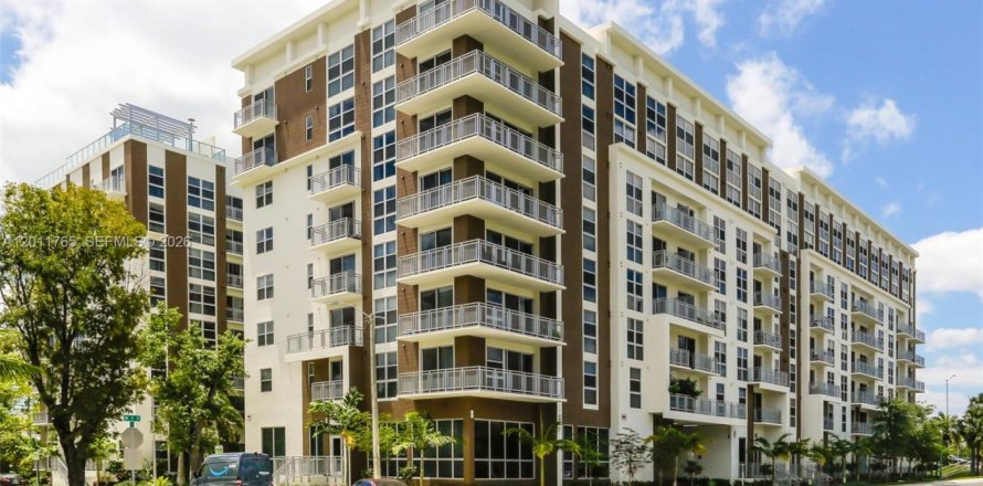 Apartment in Miami, Florida 1 bedroom, 65.4 sq.m. № 2075391