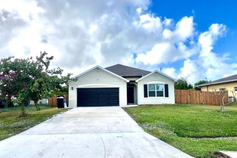 Villa ou maison à Port St. Lucie, Floride 4 chambres, 185.8 m2 № 2261712