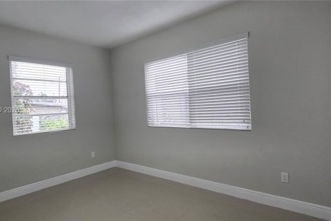 House in Miami, Florida 3 bedrooms, 133.5 sq.m. № 2059058 - photo 6