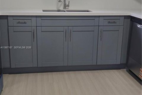 House in Miami, Florida 3 bedrooms, 133.5 sq.m. № 2059058 - photo 14