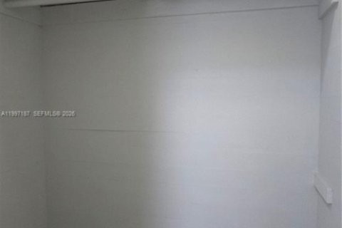 House in Miami, Florida 3 bedrooms, 133.5 sq.m. № 2059058 - photo 26