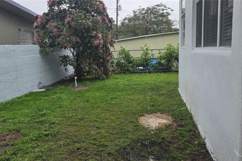 House in Miami, Florida 3 bedrooms, 133.5 sq.m. № 2059058 - photo 29