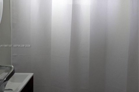 House in Miami, Florida 3 bedrooms, 133.5 sq.m. № 2059058 - photo 19