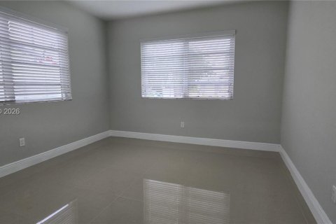 House in Miami, Florida 3 bedrooms, 133.5 sq.m. № 2059058 - photo 4