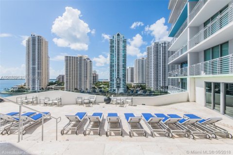 Condo in Miami, Florida, 1 bedroom  № 2052911 - photo 29