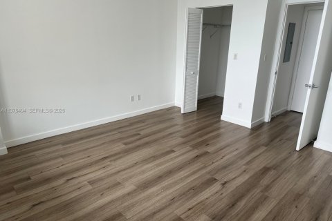 Condo in Miami, Florida, 1 bedroom  № 2052911 - photo 8