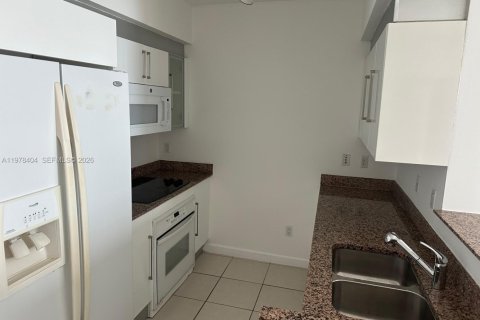Condo in Miami, Florida, 1 bedroom  № 2052911 - photo 7