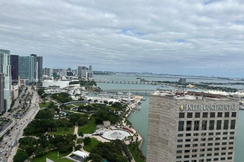 Condo in Miami, Florida, 1 bedroom  № 2052911 - photo 2