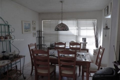Casa en venta en Coral Springs, Florida, 4 dormitorios, 217.39 m2 № 1972691 - foto 11