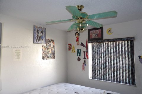 Casa en venta en Coral Springs, Florida, 4 dormitorios, 217.39 m2 № 1972691 - foto 19