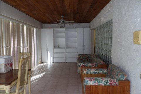 Casa en venta en Coral Springs, Florida, 4 dormitorios, 217.39 m2 № 1972691 - foto 12
