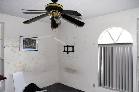 Casa en venta en Coral Springs, Florida, 4 dormitorios, 217.39 m2 № 1972691 - foto 17