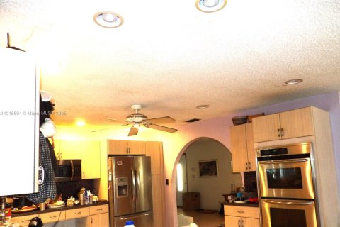 Casa en venta en Coral Springs, Florida, 4 dormitorios, 217.39 m2 № 1972691 - foto 9