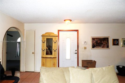 Casa en venta en Coral Springs, Florida, 4 dormitorios, 217.39 m2 № 1972691 - foto 2