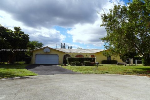 Casa en venta en Coral Springs, Florida, 4 dormitorios, 217.39 m2 № 1972691 - foto 26