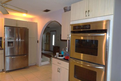 Casa en venta en Coral Springs, Florida, 4 dormitorios, 217.39 m2 № 1972691 - foto 8