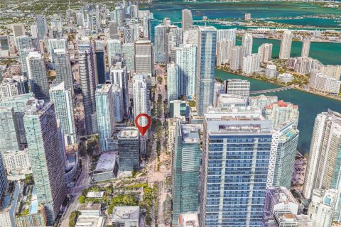Commercial property in Miami, Florida № 1693619 - photo 1