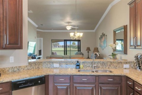 Condo in Bradenton, Florida, 2 bedrooms  № 1869446 - photo 9