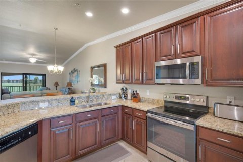 Condo in Bradenton, Florida, 2 bedrooms  № 1869446 - photo 11