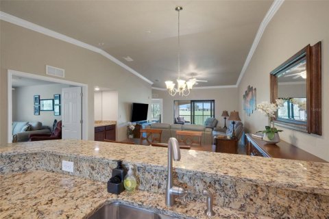 Condo in Bradenton, Florida, 2 bedrooms  № 1869446 - photo 12