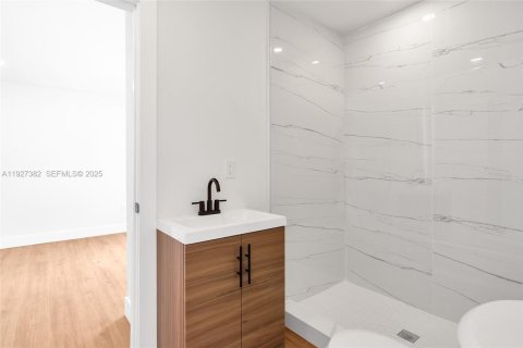 Villa ou maison à vendre à Opa-locka, Floride: 5 chambres, 115.94 m2 № 1986264 - photo 19