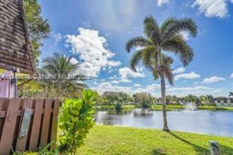 Adosado en venta en North Lauderdale, Florida, 3 dormitorios, 130.34 m2 № 1920782 - foto 5